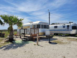 1249 N Ocean Dr in Port Lavaca, TX - Building Photo - Building Photo