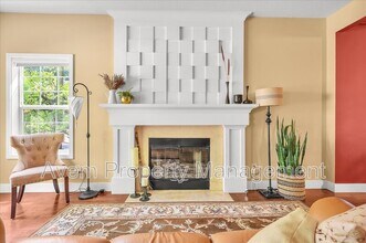 14412 Sherbrook Pl in Lake Oswego, OR - Building Photo - Building Photo