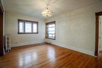 1645 W Estes Ave in Chicago, IL - Building Photo - Building Photo