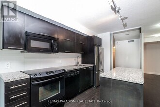 21 Nelson St in Toronto, ON - Building Photo - Building Photo