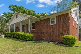 2866 Hobbs Rd in Columbus, GA - Foto de edificio - Building Photo