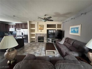 2419 Inspired Ct in Henderson, NV - Building Photo - Building Photo