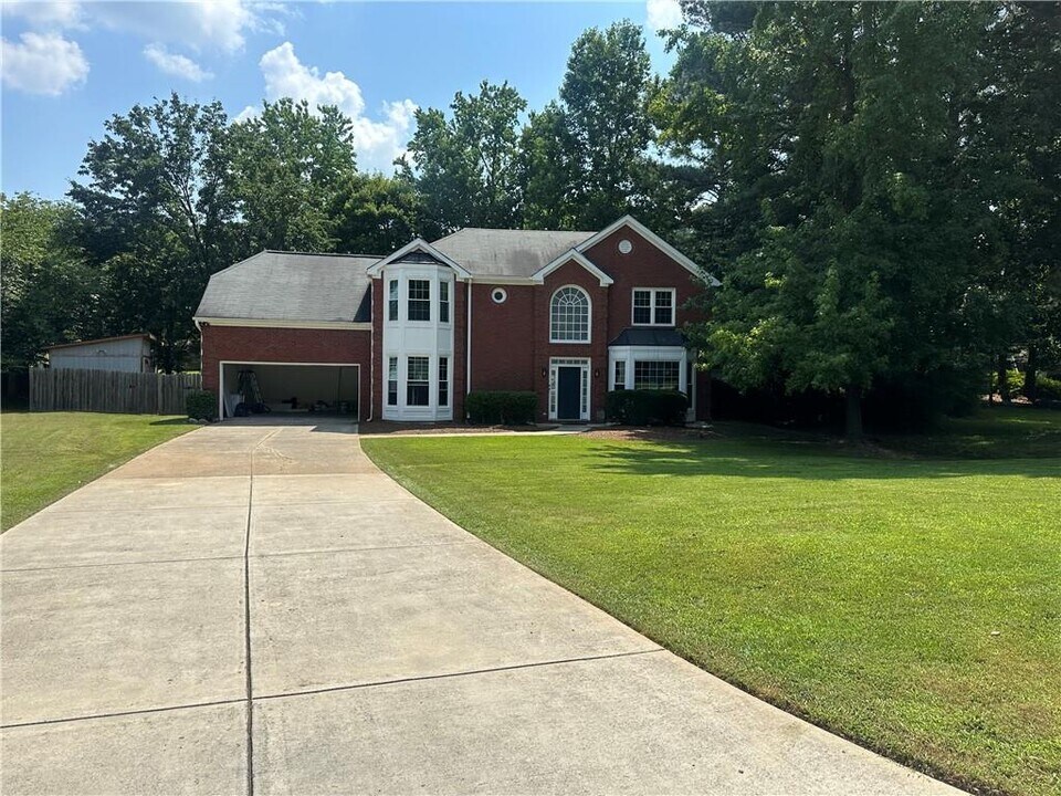 1702 Stonegate Way SW in Snellville, GA - Building Photo