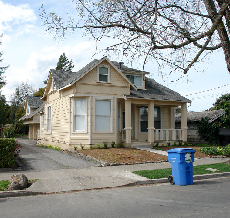 1229 Morgan St in Santa Rosa, CA - Building Photo