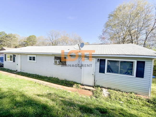 10 Montis Dr, Unit #13 in Greenville, SC - Foto de edificio - Building Photo