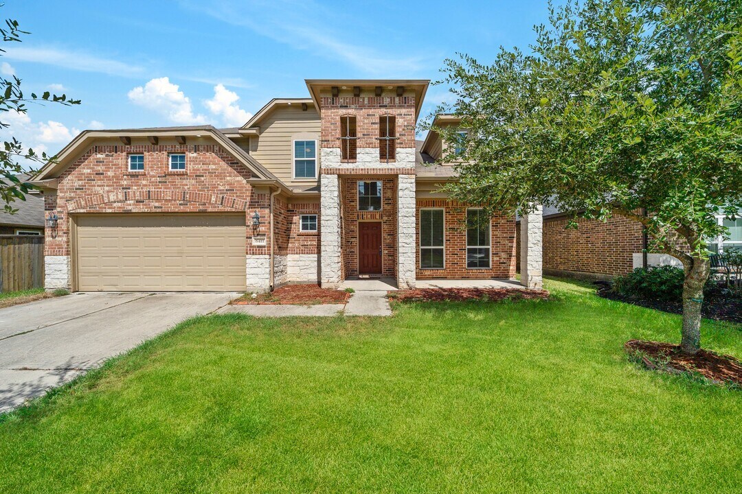 6411 Westward Wood Way in Humble, TX - Building Photo