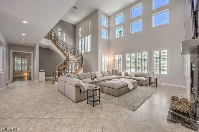 property at 1711 Songlight Ct