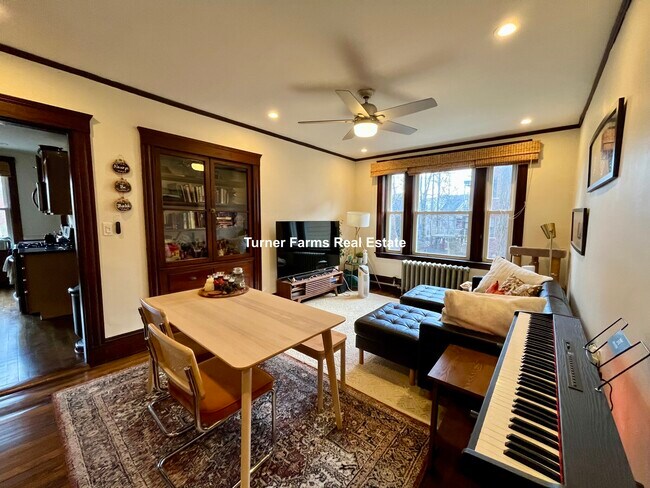 9 Fairfield St, Unit 1L