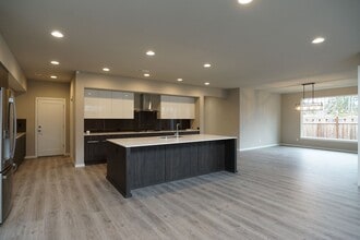 23068 Alder Ln SE in Black Diamond, WA - Building Photo - Building Photo