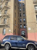313 Brightwater Ct in Brooklyn, NY - Building Photo