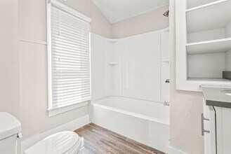 2522 Iowa St in Cedar Falls, IA - Building Photo - Building Photo