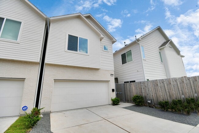 4709 Oats St in Houston, TX - Building Photo - Building Photo