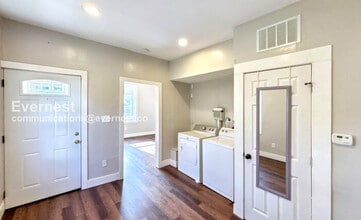 1494 Manchester Ave in Columbus, OH - Building Photo - Building Photo