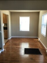 10701 Apricot St in Oakland, CA - Building Photo - Building Photo