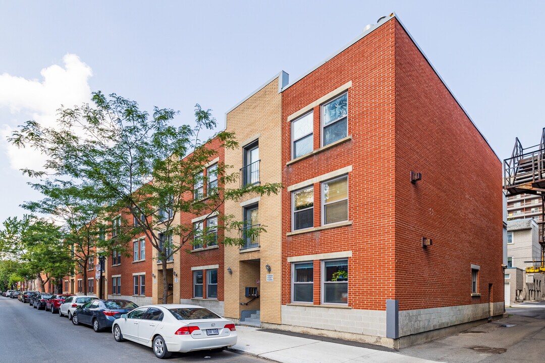1555-1595 Saint-Christophe Rue in Montréal, QC - Building Photo