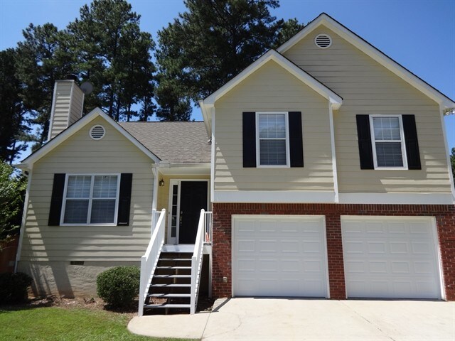 1070 Athena Ct in Acworth, GA - Building Photo