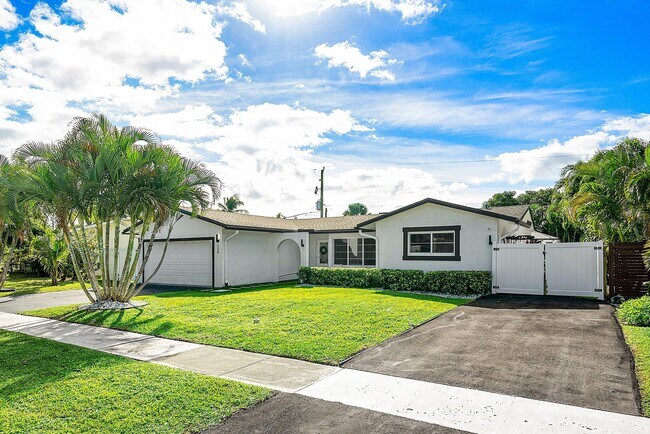 124 Oregon Ln in Boca Raton, FL - Building Photo - Building Photo