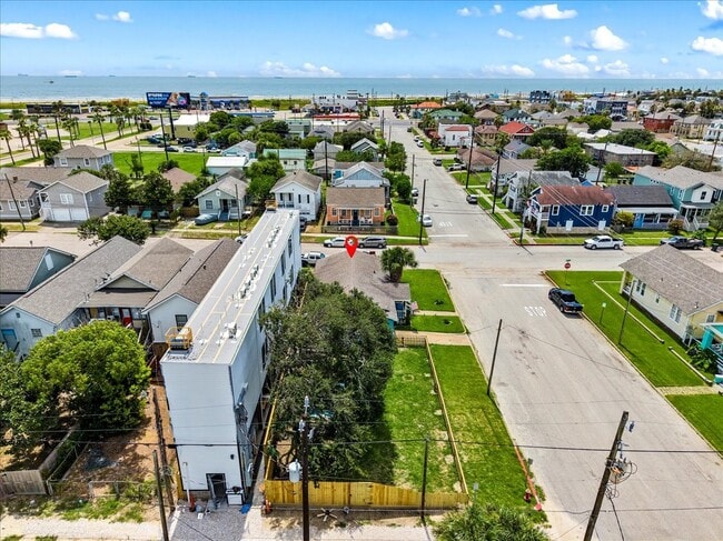 property at 728 7th St