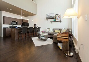 222 Wisconsin Street in Eau Claire, WI - Building Photo - Interior Photo