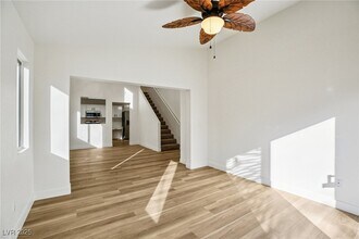 6027 Riflecrest Ave in Las Vegas, NV - Building Photo - Building Photo