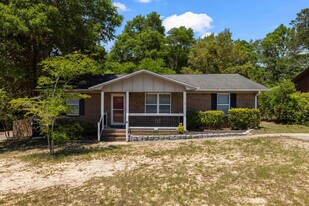 412 Detroit Ave in Valparaiso, FL - Building Photo