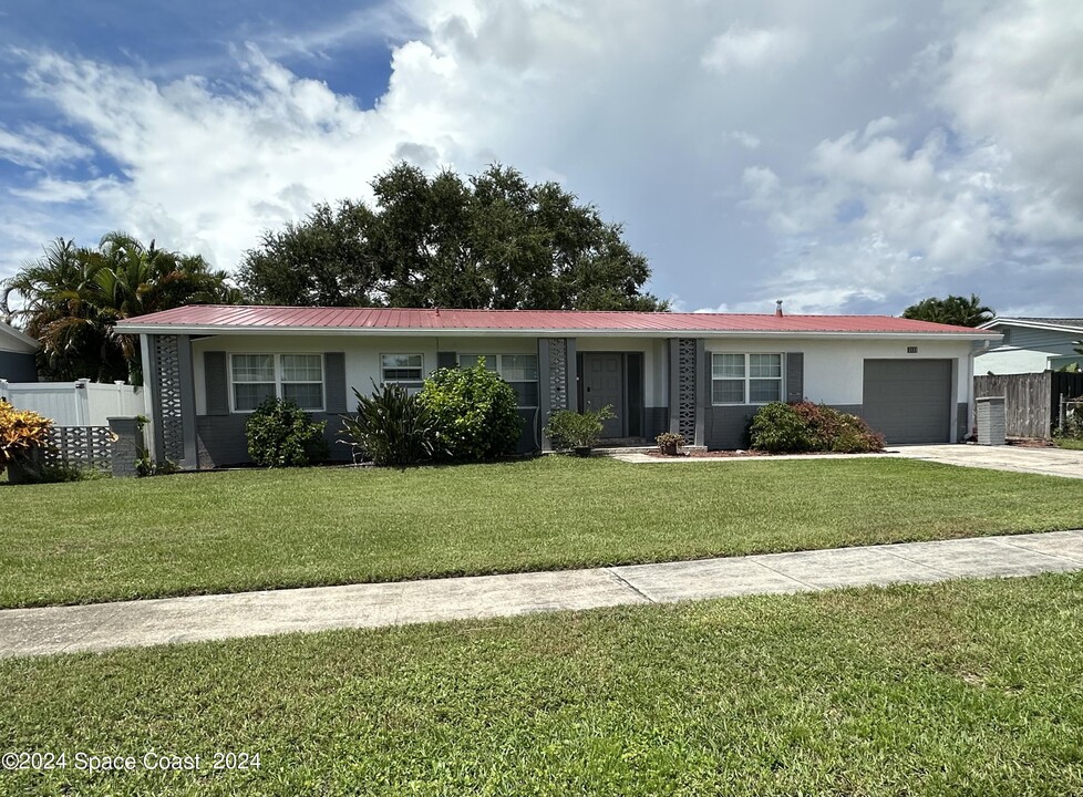 2135 Topaz Ct in Merritt Island, FL - Building Photo