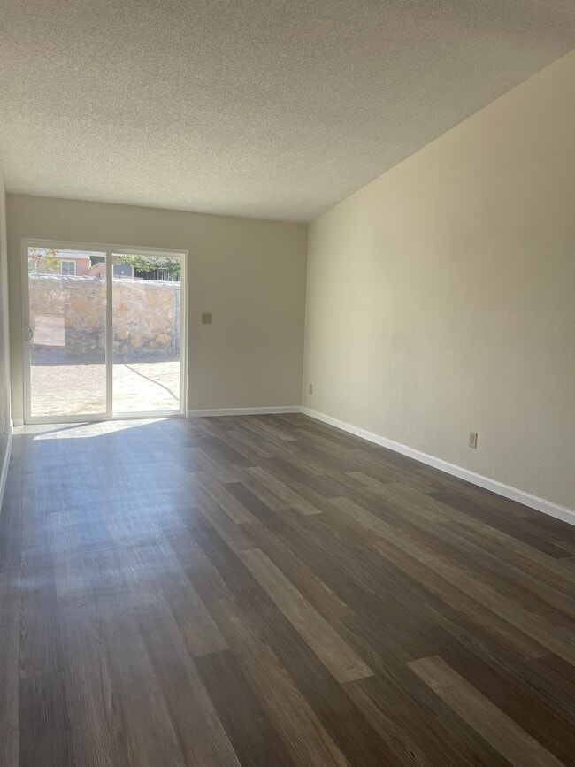 866 Barandal Dr in El Paso, TX - Building Photo - Building Photo
