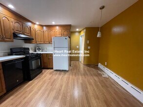 338 K St, Unit #1 in Boston, MA - Building Photo - Building Photo
