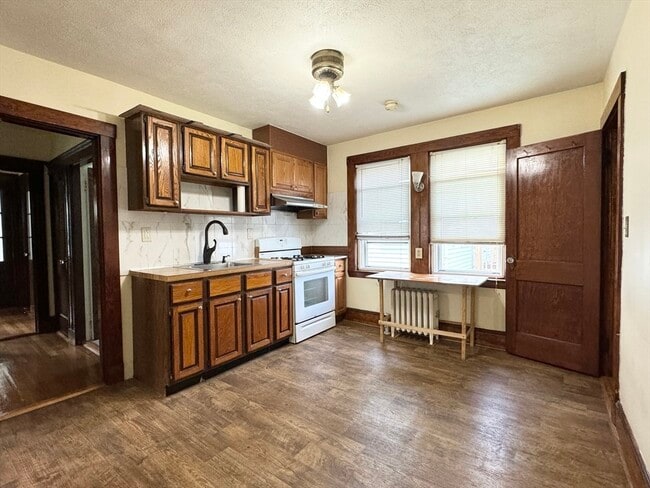 property at 14 Grossman St