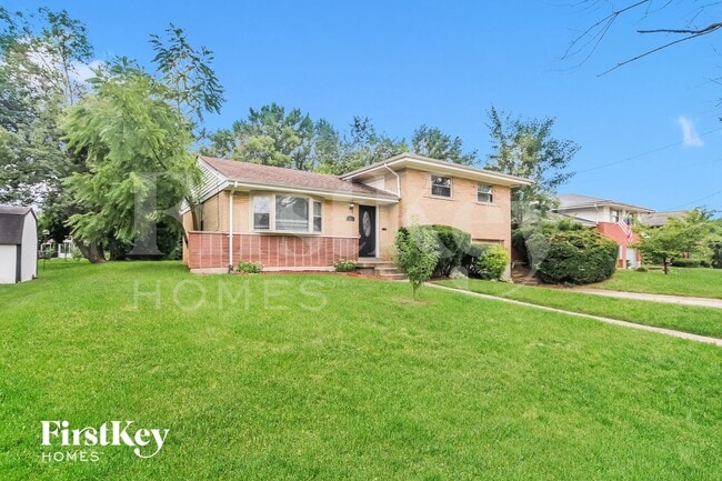 1015 Thunderbird Dr in Cincinnati, OH - Building Photo - Building Photo