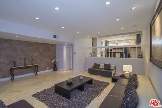 6205 1/2 Nita Ave in Los Angeles, CA - Building Photo - Building Photo