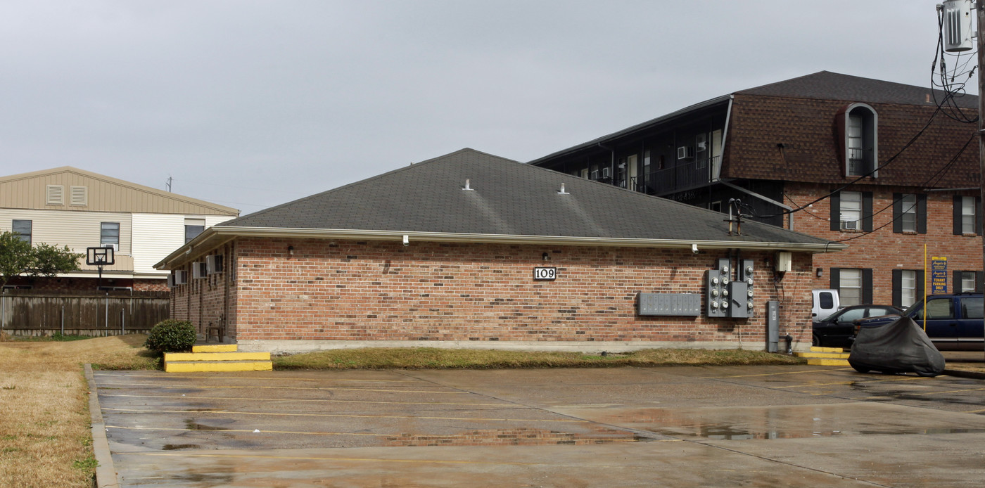 109 Rosebud St in Metairie, LA - Building Photo