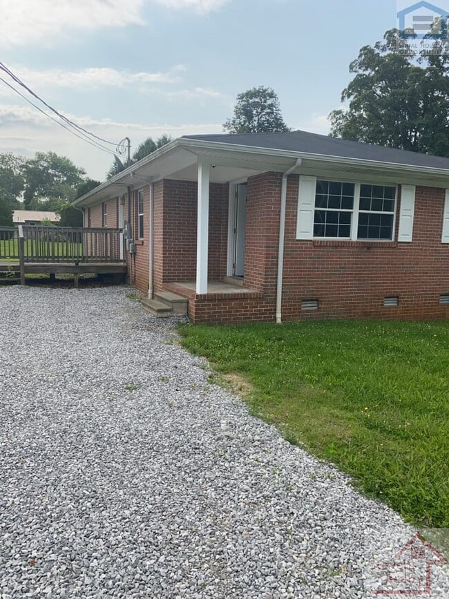 property at 207 Bermuda Dr