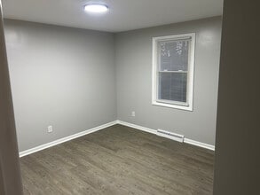 8523 Pleasantwood Ave NW in North Canton, OH - Foto de edificio - Building Photo