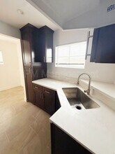 14522 Gault St in Los Angeles, CA - Building Photo - Building Photo