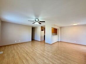 616 Windsor Dr in Fox Lake, IL - Building Photo - Building Photo