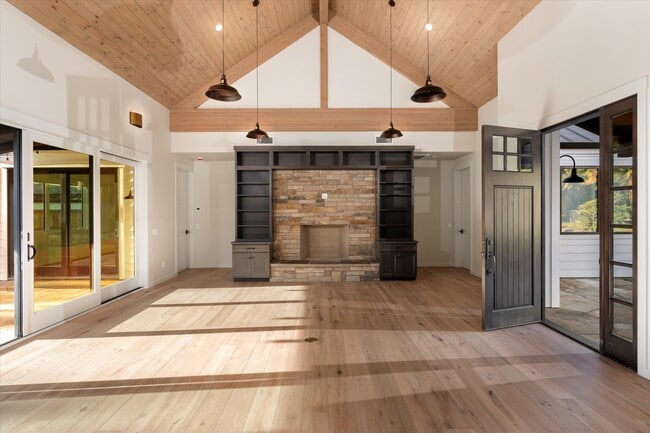1475 Anderson Ln in Santa Barbara, CA - Foto de edificio - Building Photo