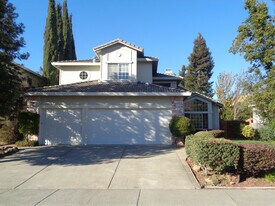 3212 Bear Creek Dr in Fairfield, CA - Building Photo