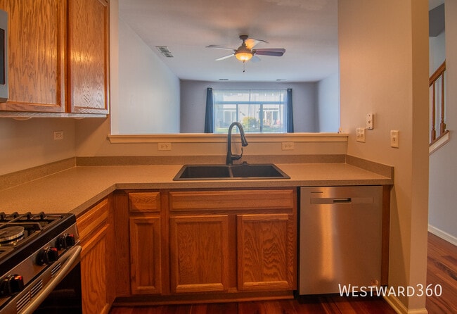2486 Golf Ridge Cir in Naperville, IL - Building Photo - Building Photo