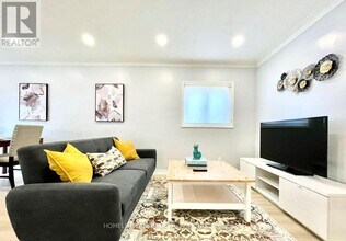44 Frey Crescent in Toronto, ON - Building Photo - Building Photo