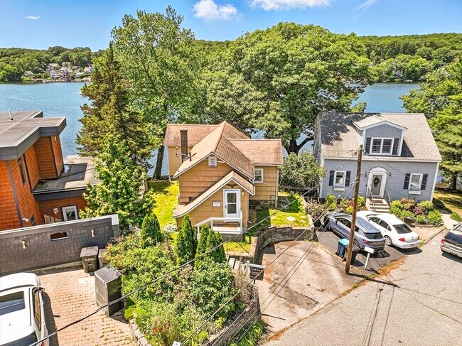 property at 35 Canna Dr