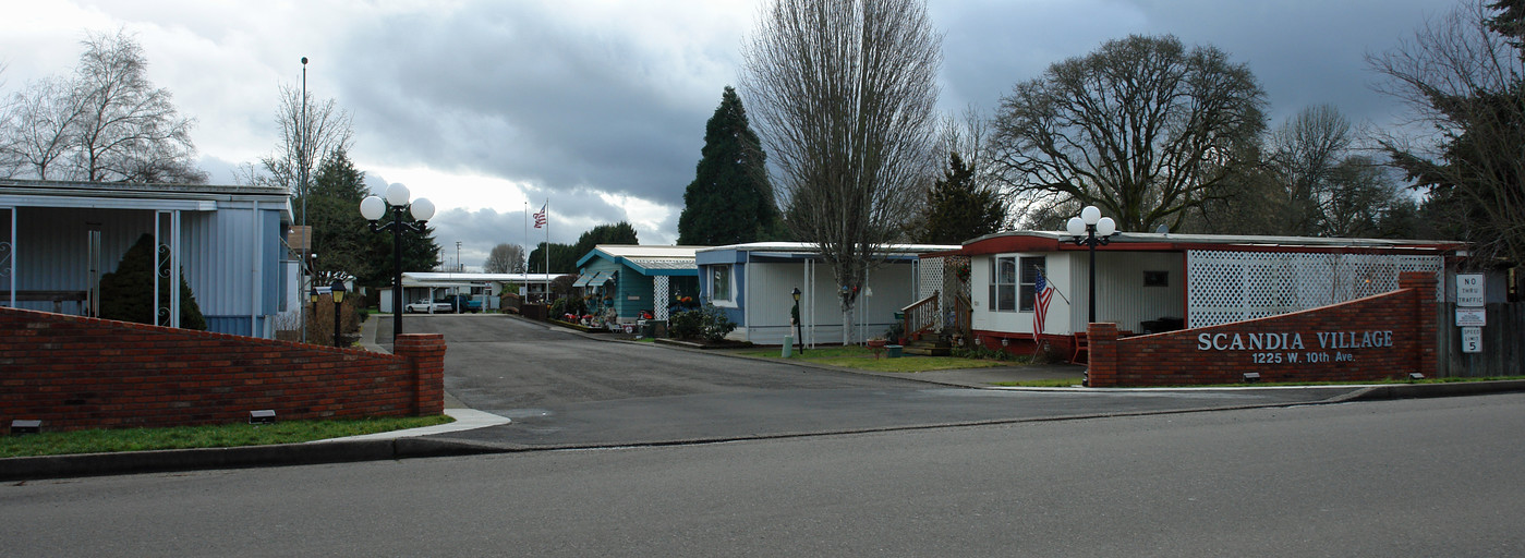 Scandia Village in Junction City, OR - Building Photo