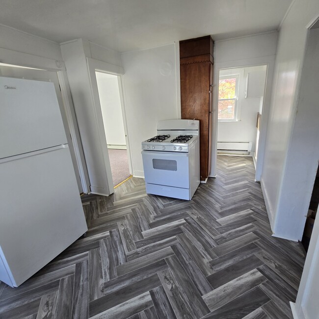 31 Penobscot St, Unit 2 in Norwich, CT - Building Photo - Building Photo