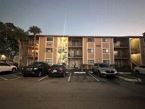450 Palm Cir W in Pembroke Pines, FL - Building Photo - Building Photo