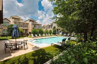 5342 Bowser Ave in Dallas, TX - Building Photo - Building Photo