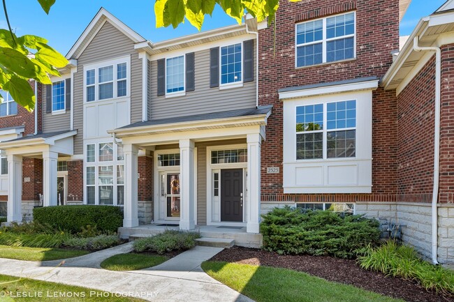 property at 2525 Dunraven Ave