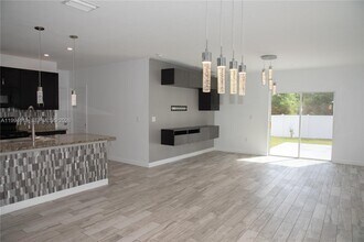 105 Lacewing Pl in Valrico, FL - Building Photo - Building Photo