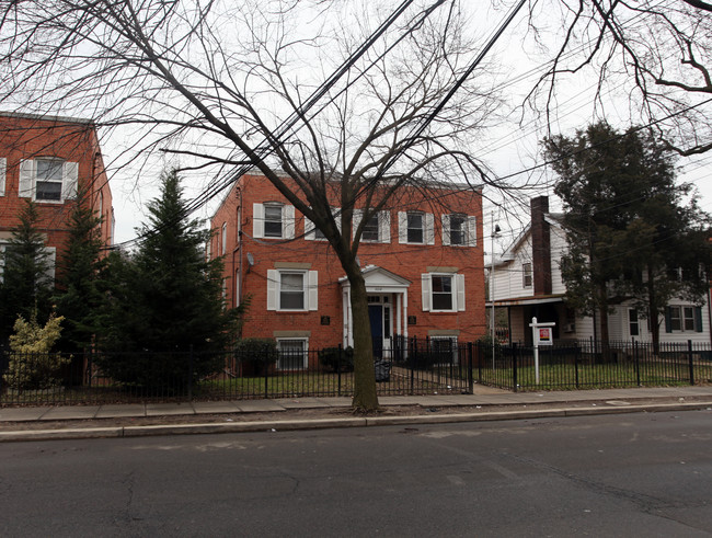 3004 30th St SE in Washington, DC - Building Photo - Building Photo