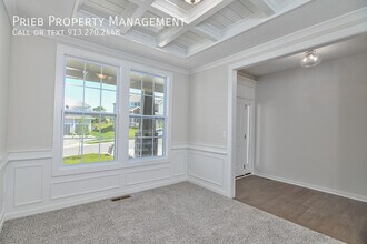 2701 W Dartmouth St in Olathe, KS - Building Photo - Building Photo