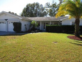 2641 Greenacre Dr in Sebring, FL - Building Photo